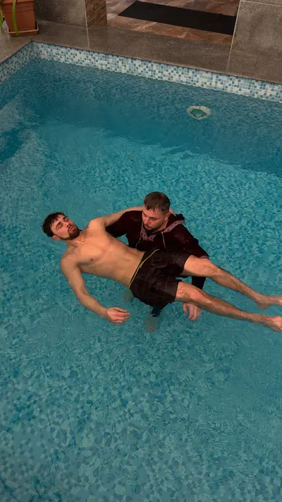 Бассейн под стеклянной кровлей